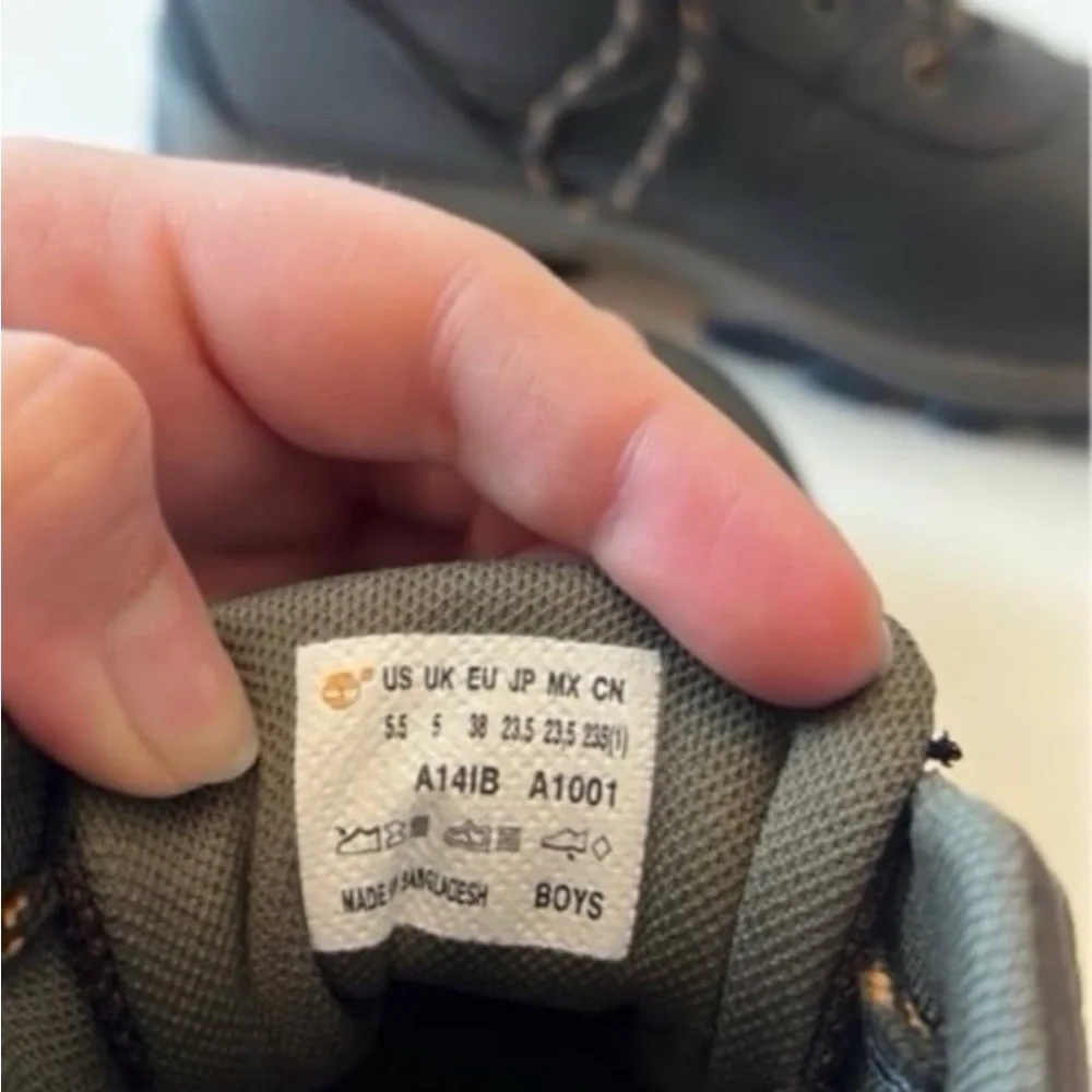 NWT Timberland Youth Mt. Maddsen Waterproof Hiking Boots size 5.5